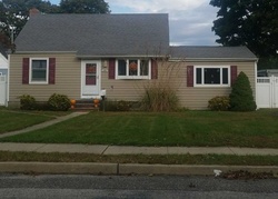 Pre-foreclosure Listing in ARCADIA DR WEST ISLIP, NY 11795