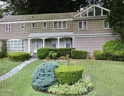 Pre-foreclosure Listing in HUMMINGBIRD DR ROSLYN, NY 11576