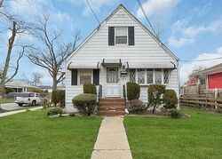 Pre-foreclosure in  EDGEWOOD AVE Springfield Gardens, NY 11413