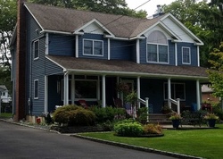 Pre-foreclosure in  EDGEWOOD AVE Ronkonkoma, NY 11779