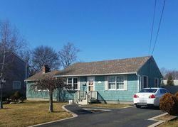 Pre-foreclosure in  NOBLE ST Blue Point, NY 11715