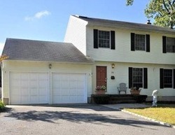  Fischer Ave, Islip Terrace NY