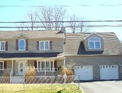  4th St, West Babylon NY