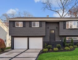 Pre-foreclosure in  IRIS PL West Hempstead, NY 11552