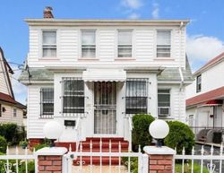 Pre-foreclosure in  100TH AVE Hollis, NY 11423