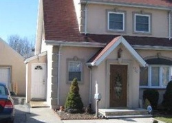 Pre-foreclosure Listing in ZION ST LITTLE NECK, NY 11362