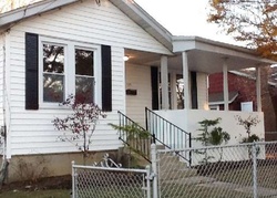 Pre-foreclosure Listing in 3RD AVE HUNTINGTON STATION, NY 11746