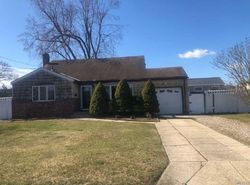 Pre-foreclosure in  W 17TH ST Deer Park, NY 11729