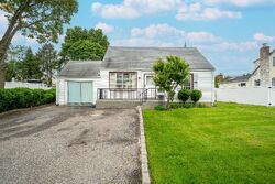 Pre-foreclosure in  CARDINAL RD Levittown, NY 11756