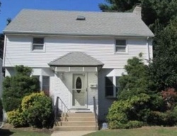 Pre-foreclosure in  ALLENWOOD RD Great Neck, NY 11023