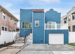 Pre-foreclosure in  W MARKET ST Long Beach, NY 11561