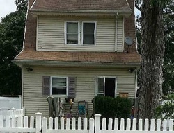  Chapman Pl, Bay Shore NY