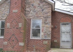 Pre-foreclosure in  DEER PARK RD Huntington Station, NY 11746