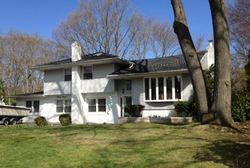 Pre-foreclosure in  HARBOR HILLS DR Port Jefferson, NY 11777