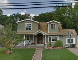  W Zoranne Dr, Farmingdale NY