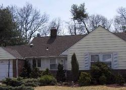 Pre-foreclosure Listing in NORTH CT ROSLYN HEIGHTS, NY 11577