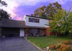 Pre-foreclosure in  E CABOT LN Westbury, NY 11590