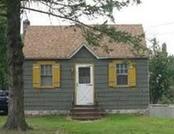 Pre-foreclosure Listing in N ARIZONA RD WEST BABYLON, NY 11704