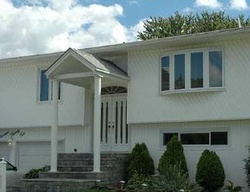 Pre-foreclosure in  SPUR DR N Bay Shore, NY 11706