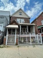 Pre-foreclosure in  HOLLAND AVE Bronx, NY 10467