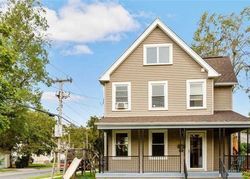 Pre-foreclosure Listing in HICKS LN GREAT NECK, NY 11024