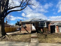 Pre-foreclosure Listing in 162ND ST WHITESTONE, NY 11357