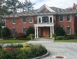 Pre-foreclosure Listing in WAVERLY RD OLD WESTBURY, NY 11568