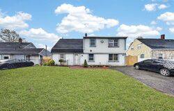 Pre-foreclosure in  LOWELL ST Westbury, NY 11590