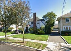 Pre-foreclosure in  SAVILLE RD Mineola, NY 11501