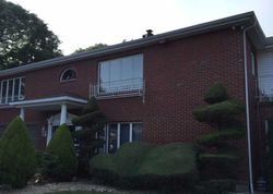  Palmetto Dr, Shirley NY