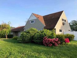 Pre-foreclosure Listing in WILLOWOOD DR WANTAGH, NY 11793