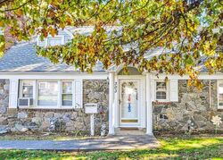 Pre-foreclosure in  NASSAU BLVD West Hempstead, NY 11552