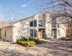 Pre-foreclosure Listing in TALMAGE FARM LN EAST HAMPTON, NY 11937