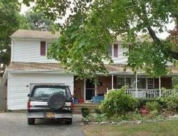  Arbor Ln, Centereach NY
