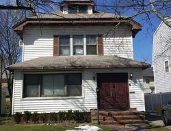 Pre-foreclosure in  BUCKINGHAM RD Cedarhurst, NY 11516
