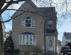 Pre-foreclosure Listing in KENMORE RD VALLEY STREAM, NY 11581