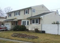 Pre-foreclosure in  PANA CT Deer Park, NY 11729
