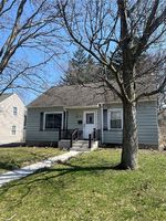 Pre-foreclosure Listing in BRIGGS AVE FAIRPORT, NY 14450