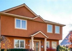 Pre-foreclosure in  LEXINGTON AVE Westbury, NY 11590