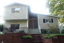 Pre-foreclosure in  SEASIDE AVE Sound Beach, NY 11789