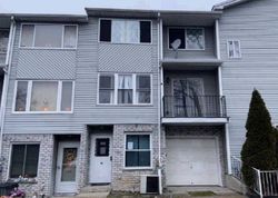 Pre-foreclosure in  VOGEL LOOP Staten Island, NY 10314