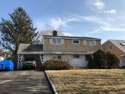  Belfry Ln, Hicksville NY