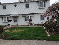 Pre-foreclosure in  CLIFF LN Levittown, NY 11756