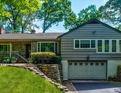 Pre-foreclosure in  GLEN WAY Cold Spring Harbor, NY 11724