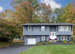Pre-foreclosure in  WOODLAKE DR Thiells, NY 10984
