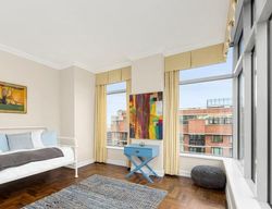 Pre-foreclosure in  E 54TH ST D New York, NY 10022