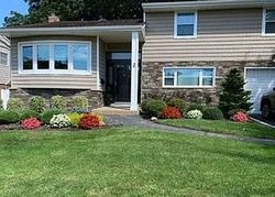 Pre-foreclosure in  WHITLOCK ST Plainview, NY 11803