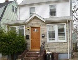 Pre-foreclosure in  MANGIN AVE Saint Albans, NY 11412