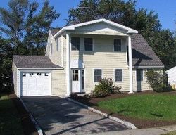 Pre-foreclosure in  ABBOT LN Hicksville, NY 11801