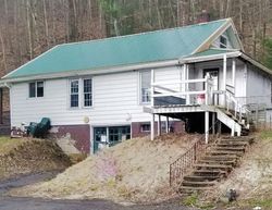 Pre-foreclosure Listing in GRIPPEN HILL RD VESTAL, NY 13850